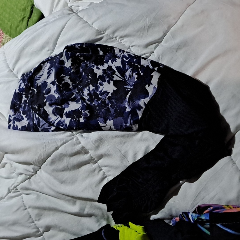 Fabletics Bundle - image 3